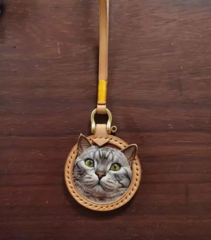 Leathernasi hyper-realistic Custom Pet Portrait Keychain, Bag Tag, or Luggage Tag – Handmade Leather Art Keepsake or Gift (Custom-Made in 30-50 Days)Artist: Ms.Na